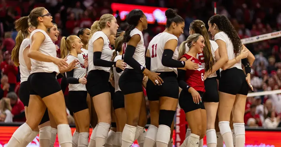 Huskers Clinch Share of Big Ten Title in Sweep of Iowa