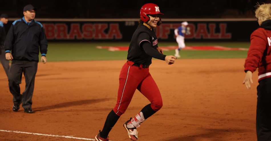 Huskers Sweep South Dakota State on Thursday