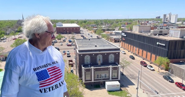 Gary Quandt is atop the Hall County Courthouse until Wednesday.
